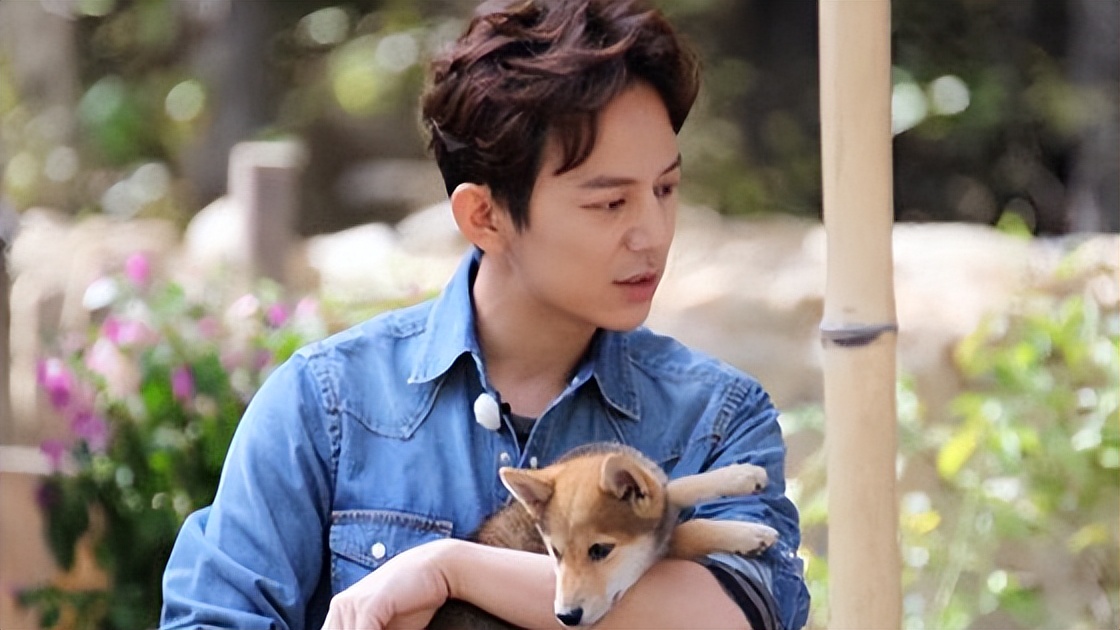 令人愤怒的节目场面：喝油漆，道德绑架，观众一点都不愉快