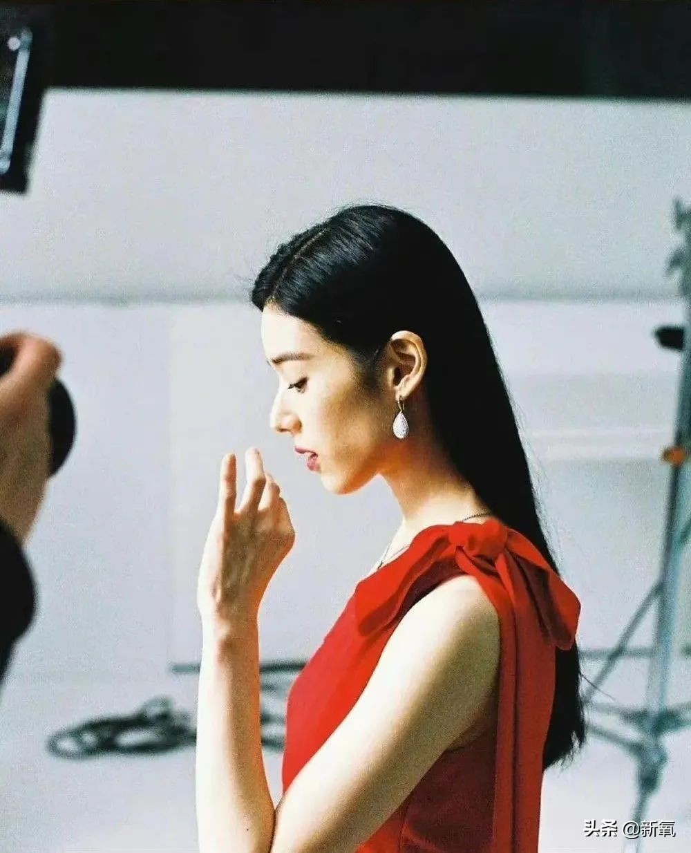 长得姬里姬气配一脸，实际上却是正版和盗版的差别？