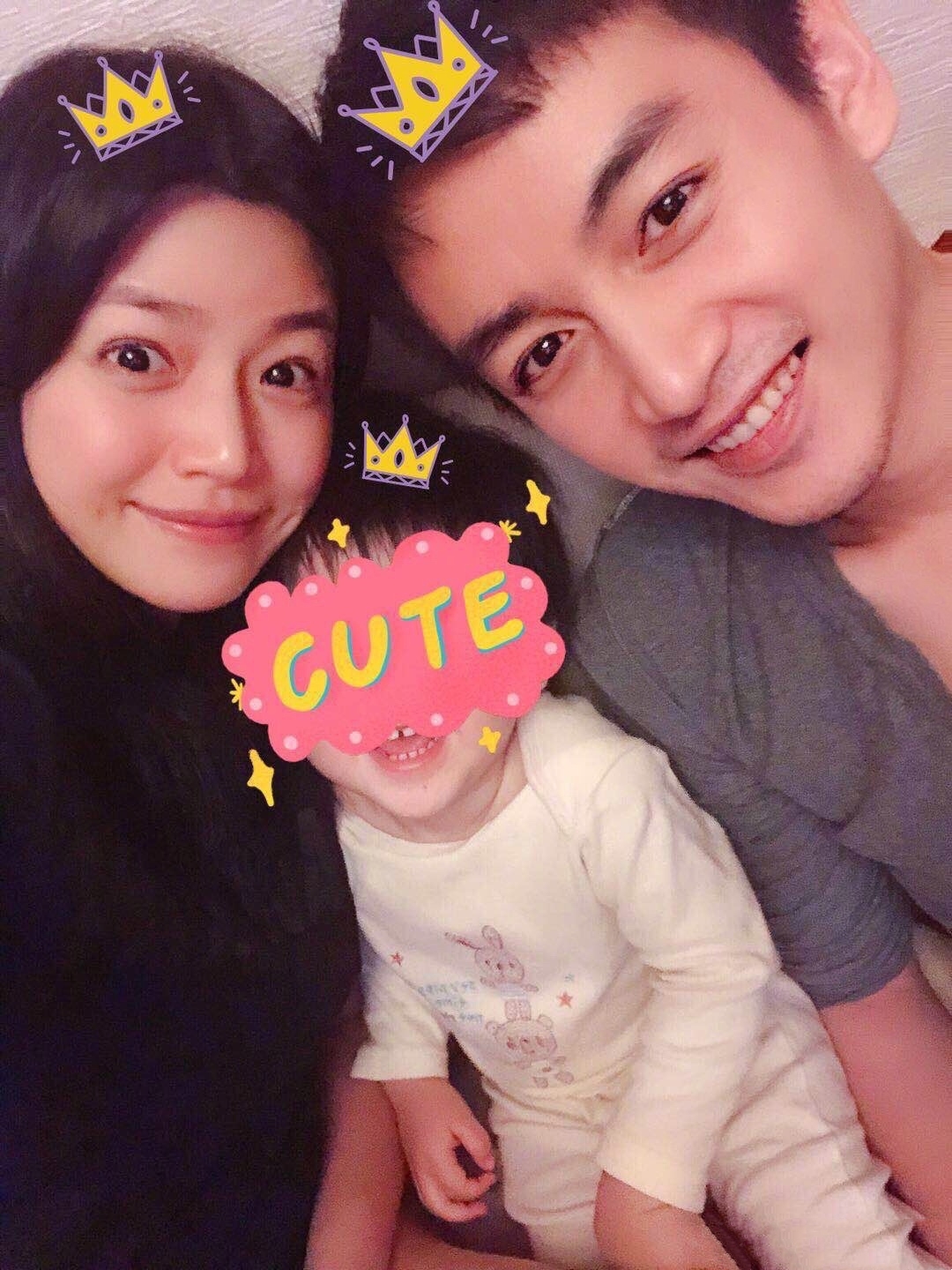 陈妍希晒全家福为儿子庆生，被赞与陈晓有夫妻相，星星英文名曝光