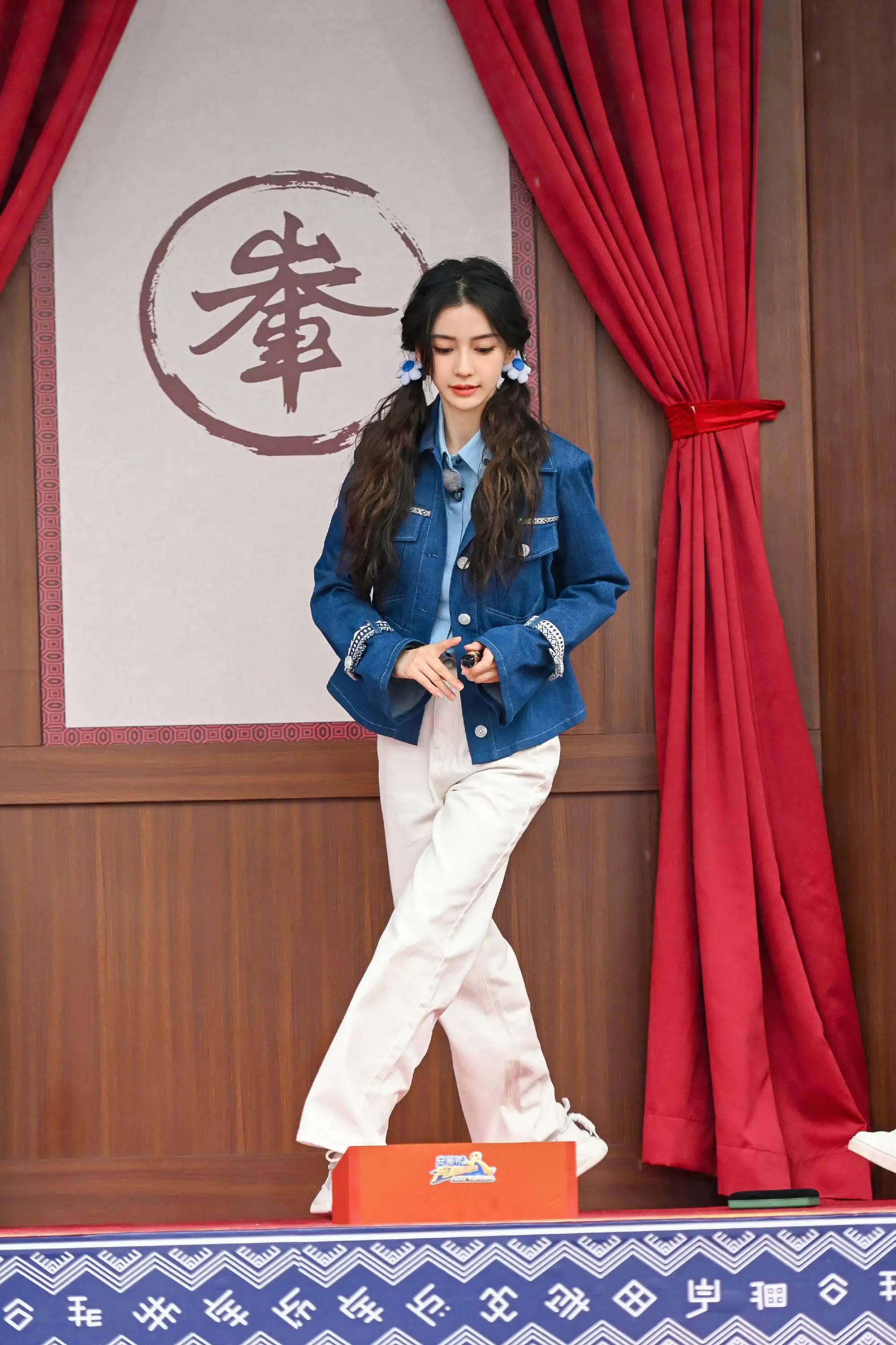 新一期《奔跑吧》和《萌探2》之最新一期的Angelababy