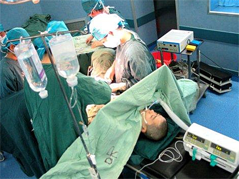 2005年,宁夏女孩做了"女变男"手术,三段感情都无果,今仍单身