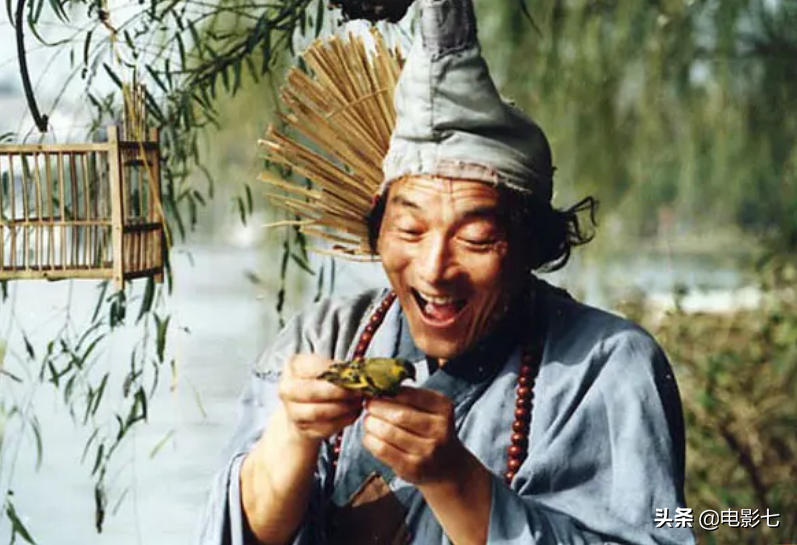 “凭一个角色走红”的5位演员，多年后境况悬殊，有人做直播带货