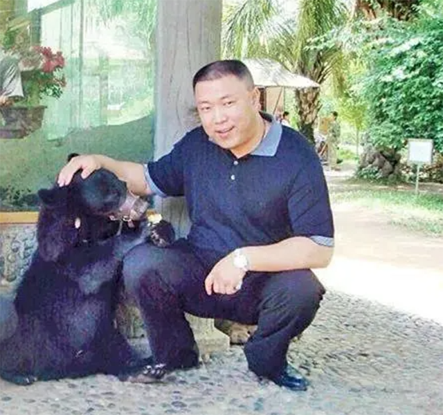 2015年华人富豪苑刚被害案：死后7个孩子来认父，其中5个为亲生