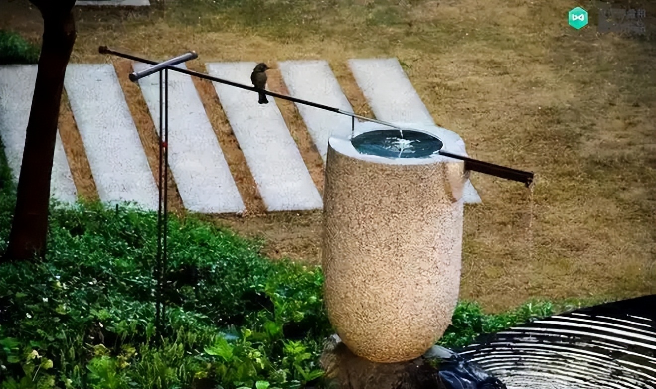 花百元用旧陶缸打造庭院水景——陶缸喷泉