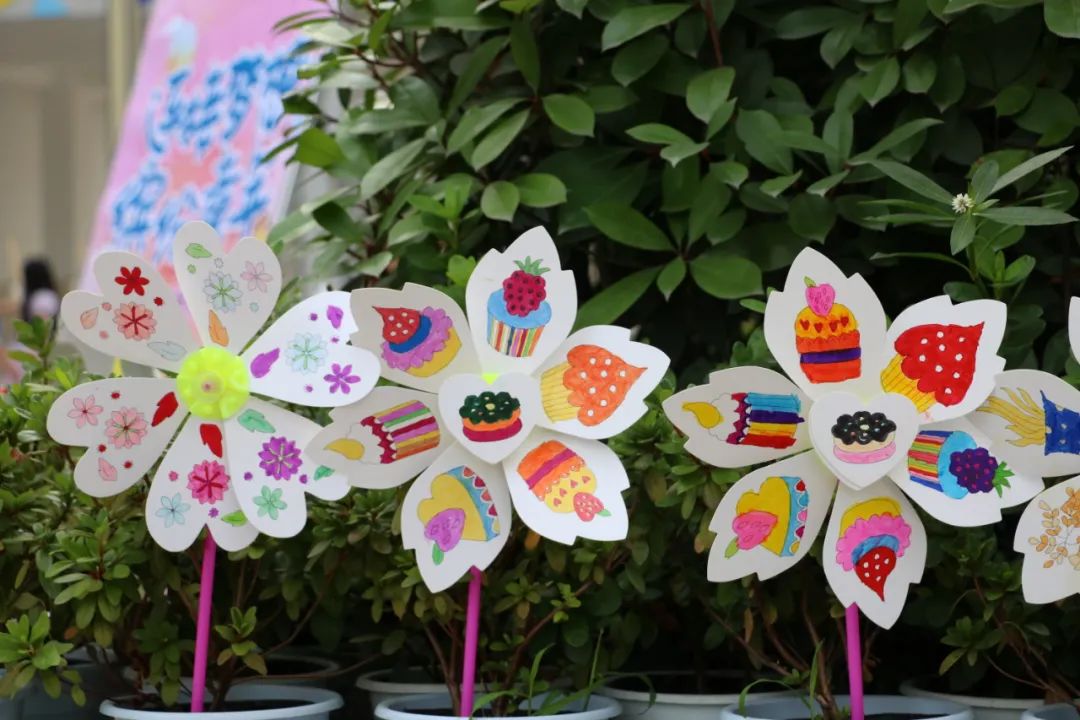 连接梦想，缤纷童年｜双流区实验小学外国语学校举行美术社团展览