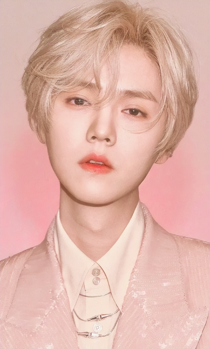 网红“男团”ESO强势回归，易烊干洗做经纪人，黄子诚退团引热议