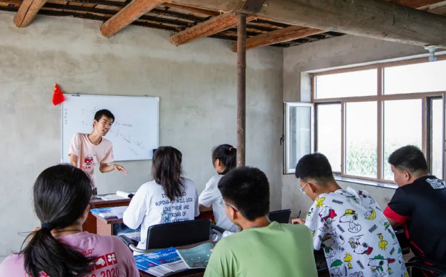 辽宁少年身患罕见病，每晚戴呼吸机入睡，高考662分考上南开大学