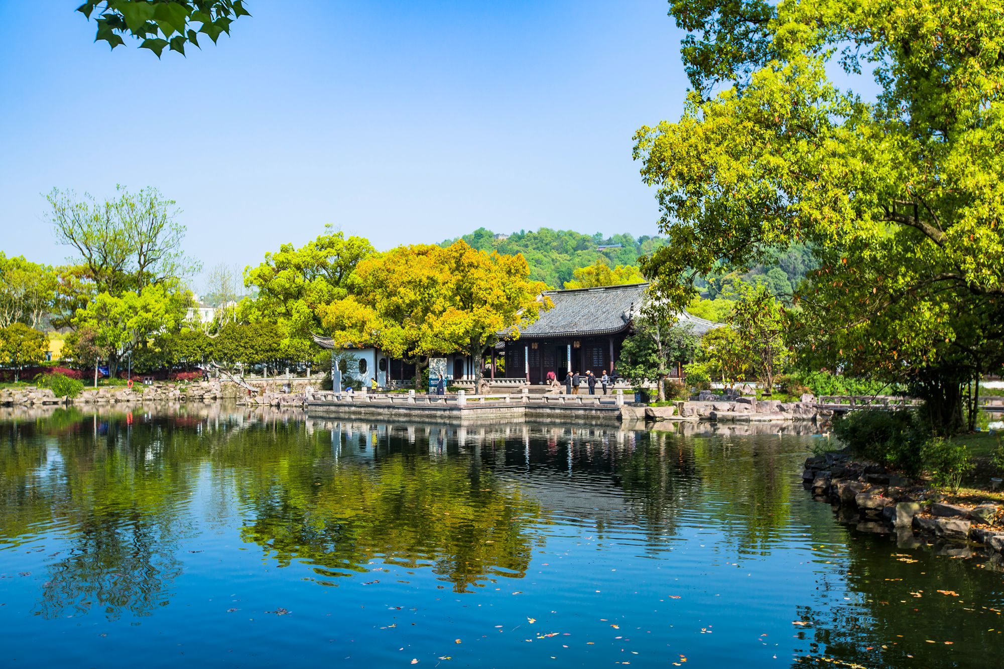 想要打卡央视跨年晚会必去的充满江南风情的浙江临海东湖公园? 