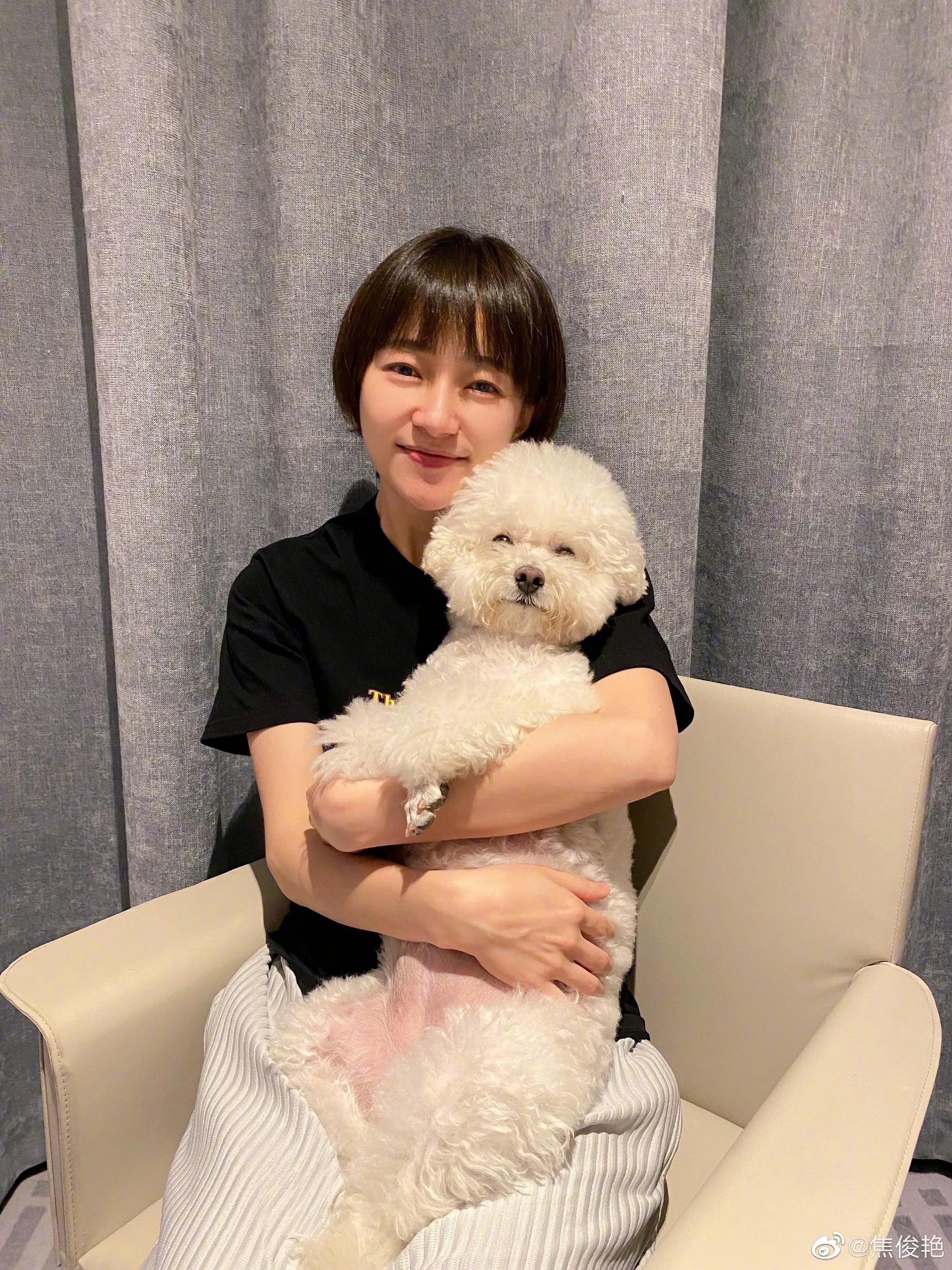 非常坚定的女子但也千万不要忘记她长发时的美丽哦古装扮相的焦俊艳惊