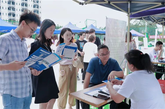 重庆城科举办重庆市2022年“专精特新”企业校园巡回招聘会