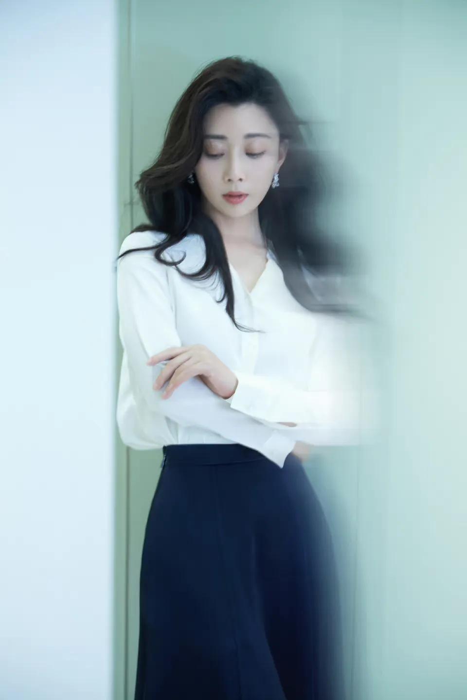 明星系列：印象中殷桃出演的都是家庭妇女角色，现实中依然那么美