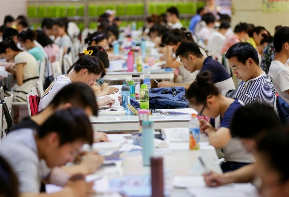 公务员迎来“聘任制”？年薪将超过30万，比正式员工还吃香