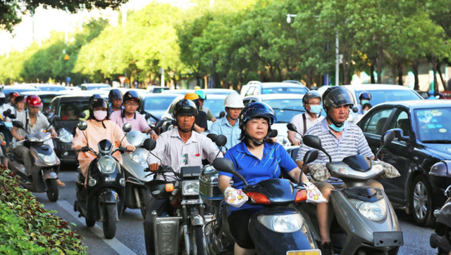 驾驶摩托车上路，需要满足6个基本条件，违者罚款扣分甚至扣车