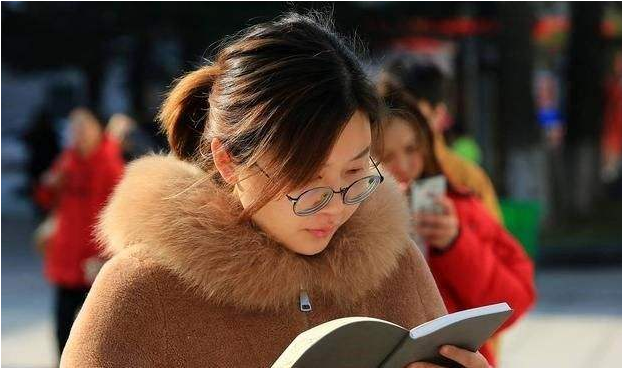 公务员考试中，文科生的优势可不容小觑，尤其这6个专业更易上岸