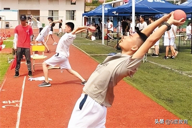 中考体育各项满分标准是多少？长沙体育中考，如何组合可能拿满分