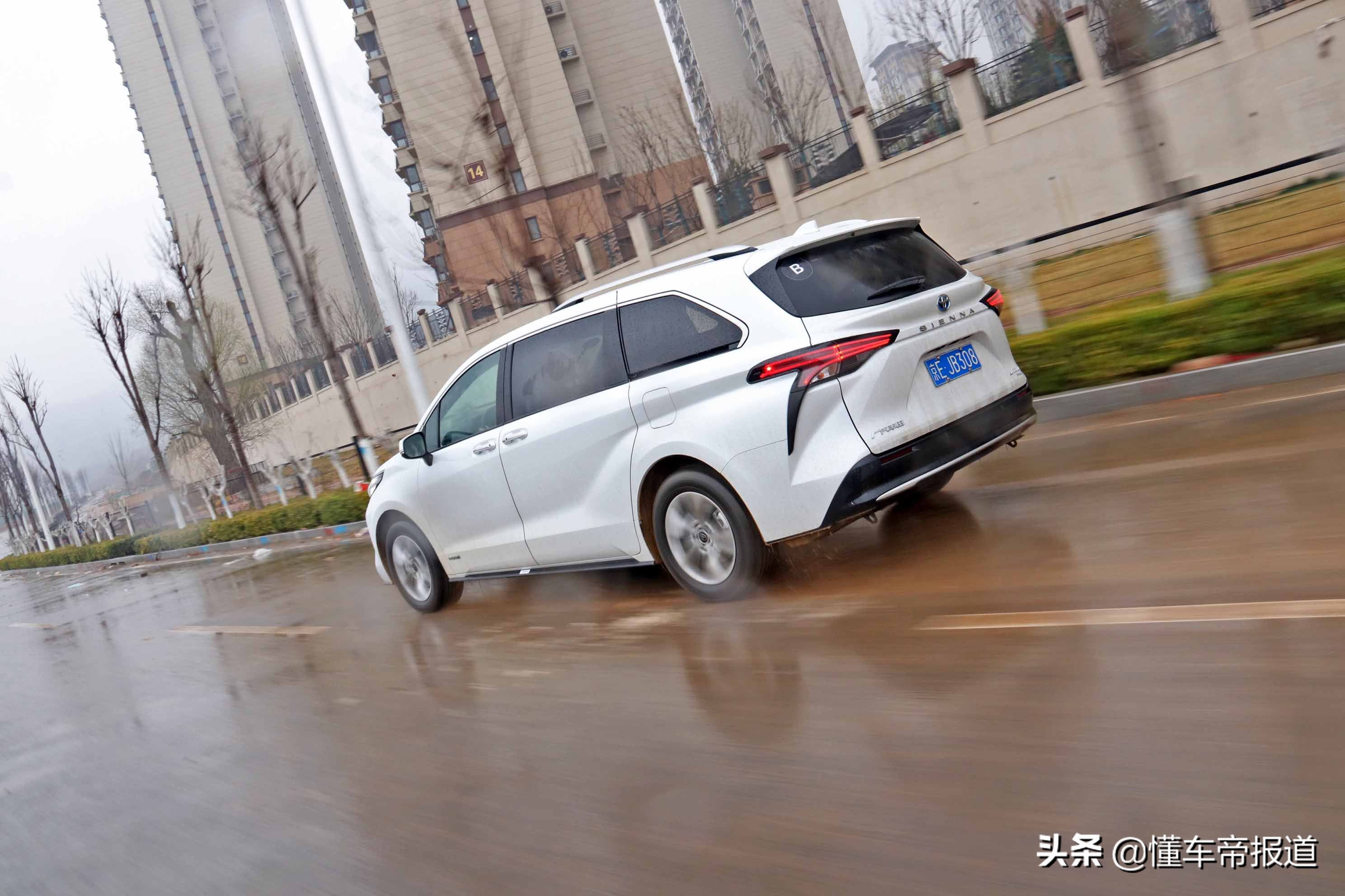 奶爸看过来!起亚嘉华vs广汽丰田塞纳