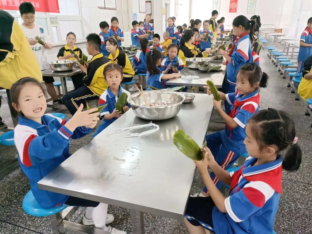 我爱中国节，端午名粽香——记黄龙溪学校劳动教育主题实践活动