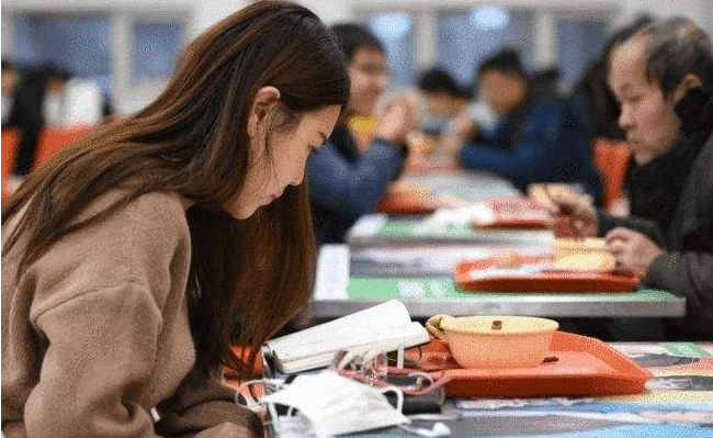 我国出现“高利润”行业，大学生已经赚得盆满钵满，你在其中吗？