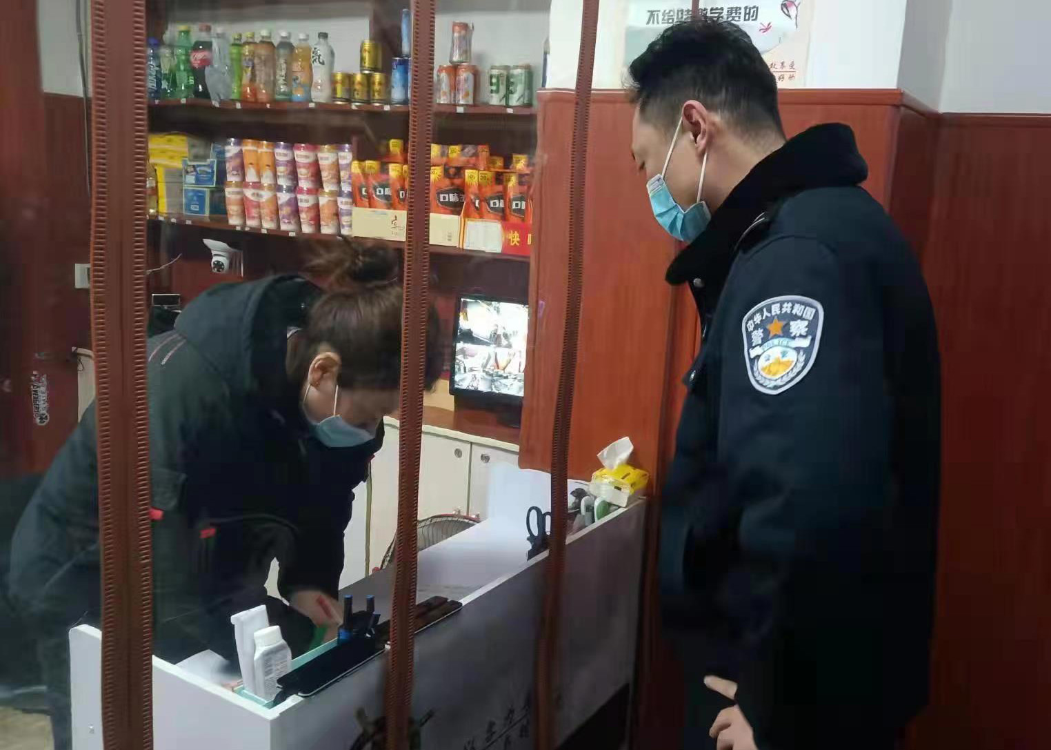 西安临潼公安：持续开展食品药品安全检查，守护辖区群众舌尖上的安全