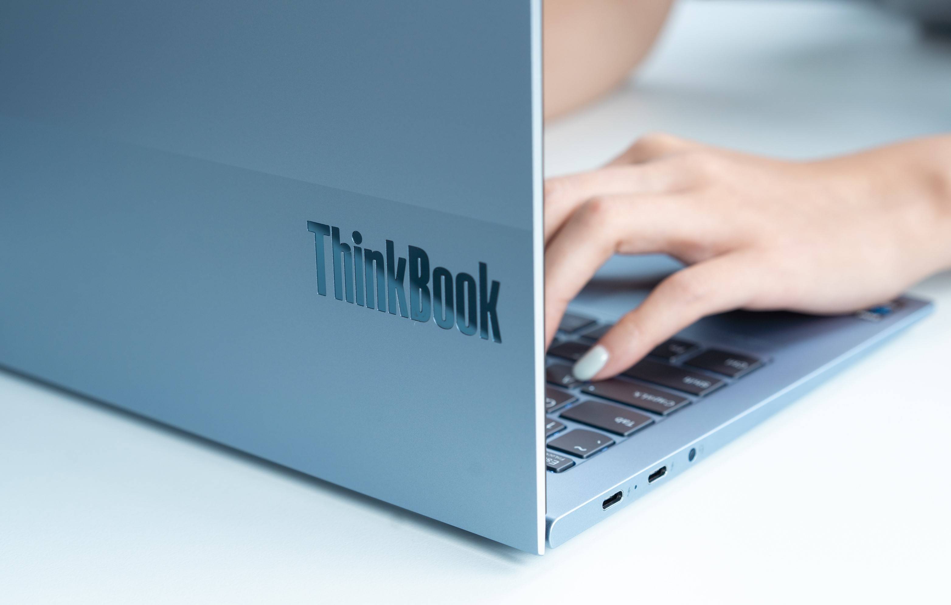 破冰青年职场新风尚，ThinkBook 13x冰雪蓝正式开售