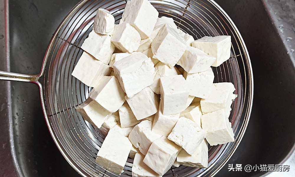 图片[8]-1块豆腐加上1根黄瓜 这样简单一拌 清香爽口 夏天吃特别舒服-起舞食谱网