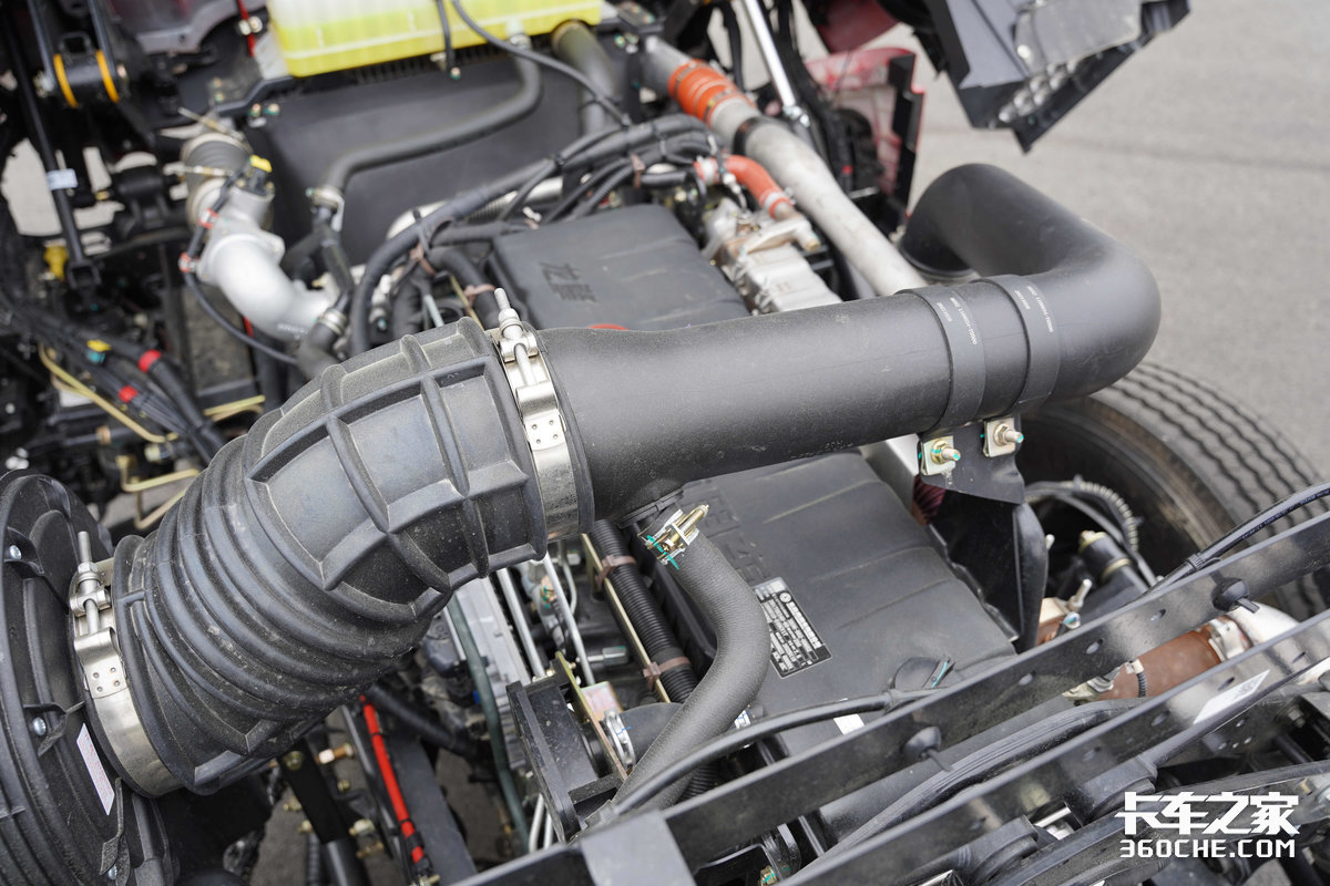龙擎340马力发动机匹配法士特9档箱 动力性无可挑剔