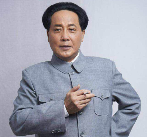 太像了，中国演毛泽东最牛的9个演员，唐国强仅排第2，张铁林倒数