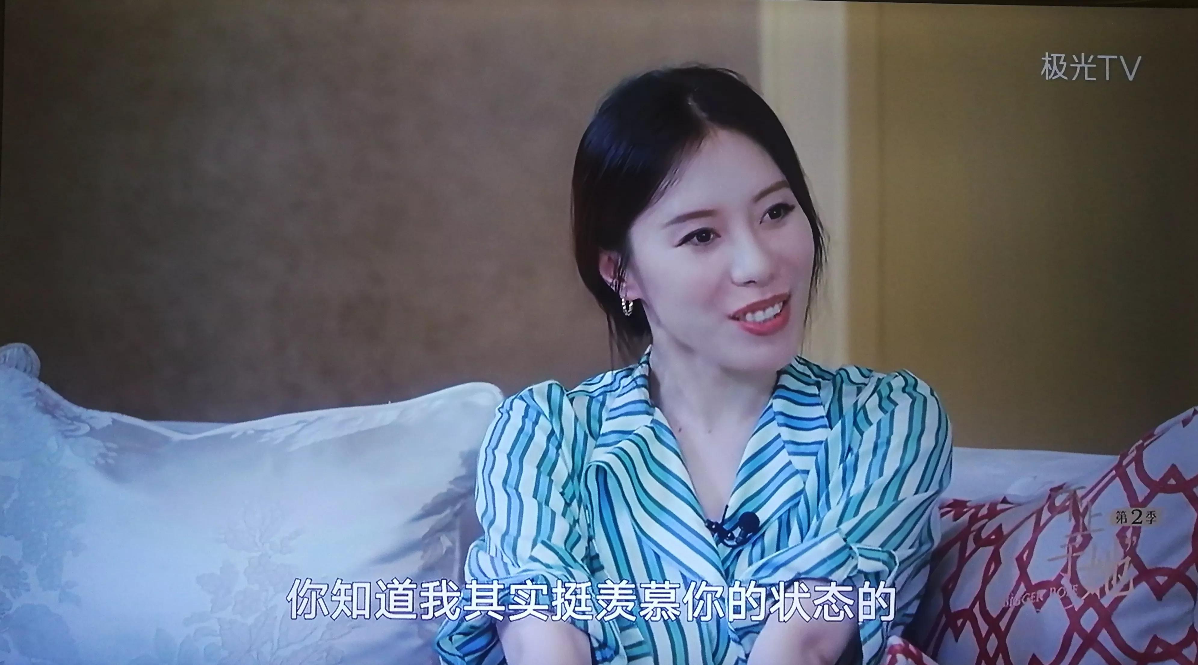 赌王千金何超莲：从小觉得自己很穷，豪门里的低姿态是门必修功课