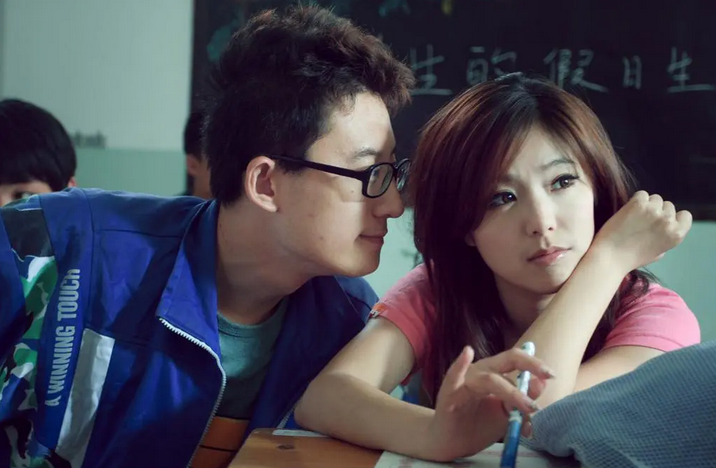 北景甜南奕欢：一个资源拿到手软，一个沉沦网大，今差距一目了然