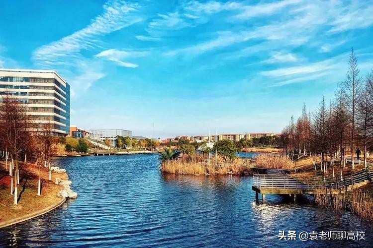 华东理工大学与南京理工大学，两所顶尖211高校，哪个实力更强？