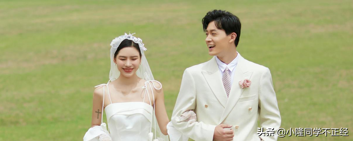 执子之手与子偕老，愿你们的爱情如初见般美好，婚姻路上携手共度每一个春夏秋冬。