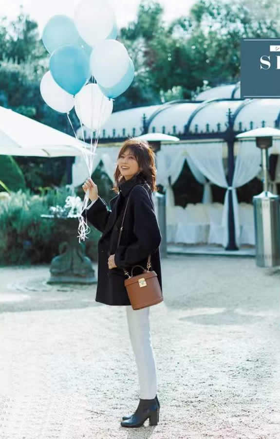 为什么优雅女人都爱“长大衣”？20套长短PK穿搭秀，原因并不意外