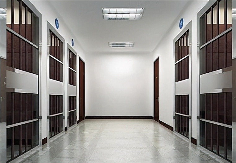 2008年湖南老人抢劫入狱“养老”，刑满释放后，老人：还想回去