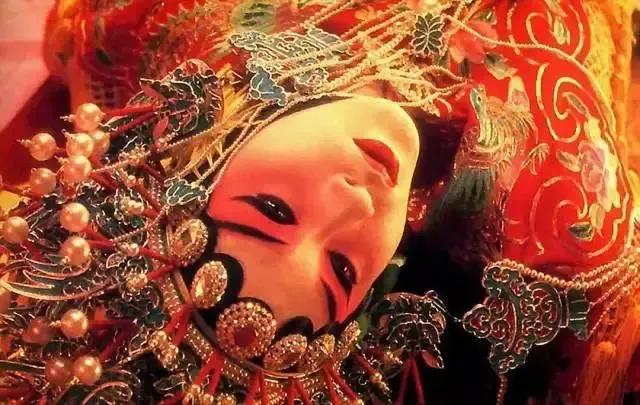 《霸王别姬》:张国荣对程蝶衣3点的成功塑造，决定了他的艺术高度