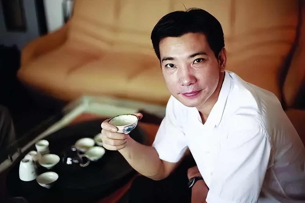 修图界大佬，身价曾达170亿，却被比特币拖累，半年亏了3个亿