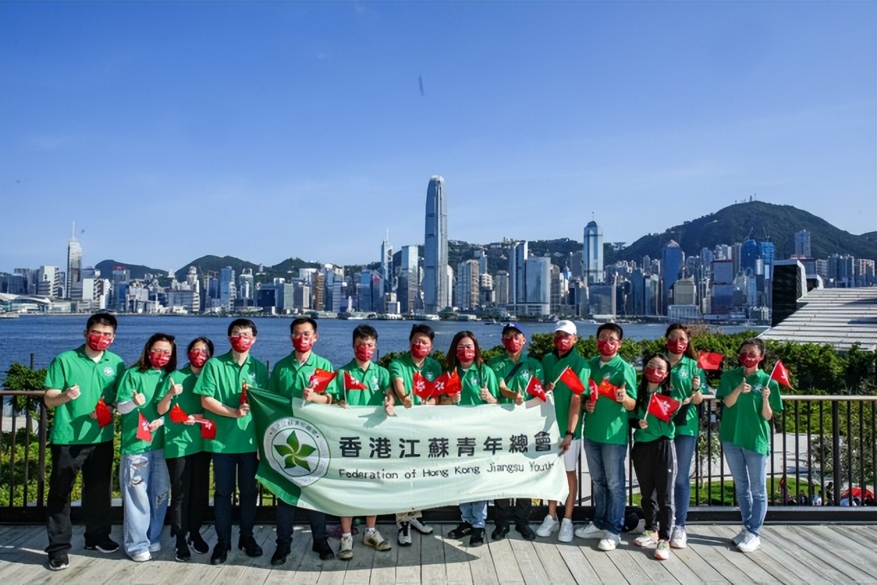 庆回归开新篇 香港江苏青年总会成功协办维港快闪暨交响音乐会活动