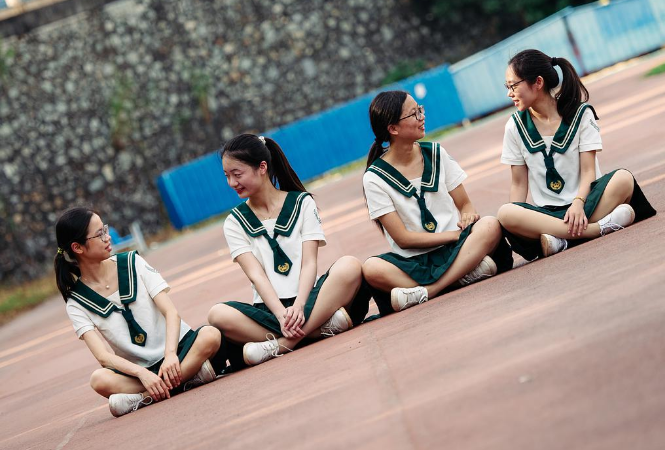 大学生搞笑吐槽大学4年划水经历，能力呈现倒退，也太虚度光阴了