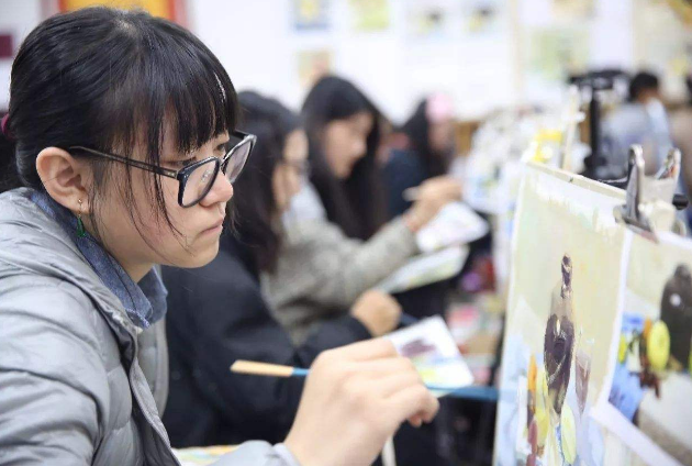 “倒数第一”的试卷火了，美术天赋着实令人羡慕，老师都不忍扣分