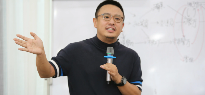 张旭豪：33岁将公司卖给马云套现665亿，如今再创传奇