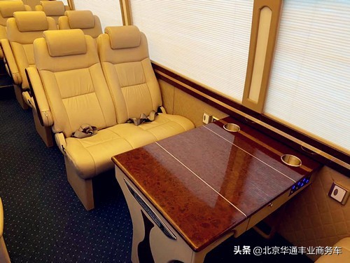 天津丰田考斯特4s店 12座考斯特商务车