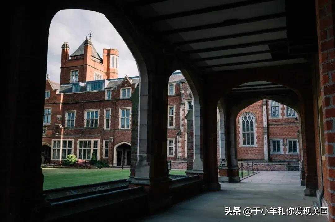 “罗素大学”中性价比最高的院校-英国女王大学，一年20万？