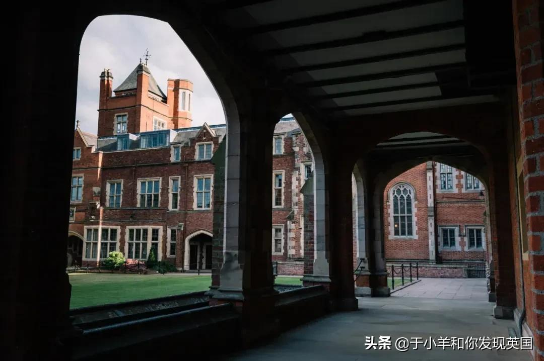 “罗素大学”中性价比最高的院校-英国女王大学,一年20万?