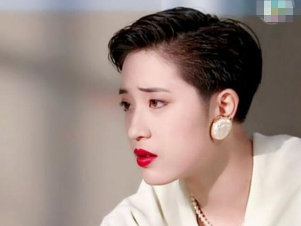 给最惊艳的“13位港姐”排个名：邱淑贞仅第4，张曼玉垫底了