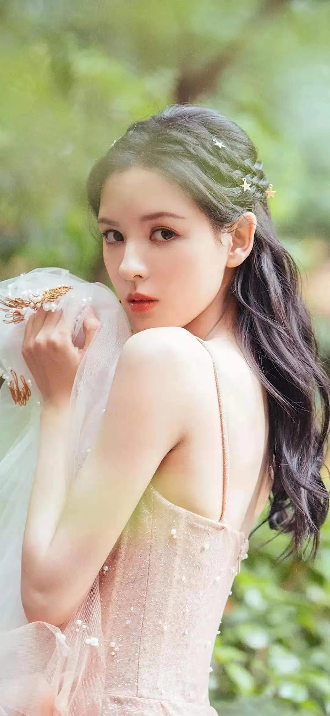 张予曦：青春靓丽，唯美灵动，温婉迷人