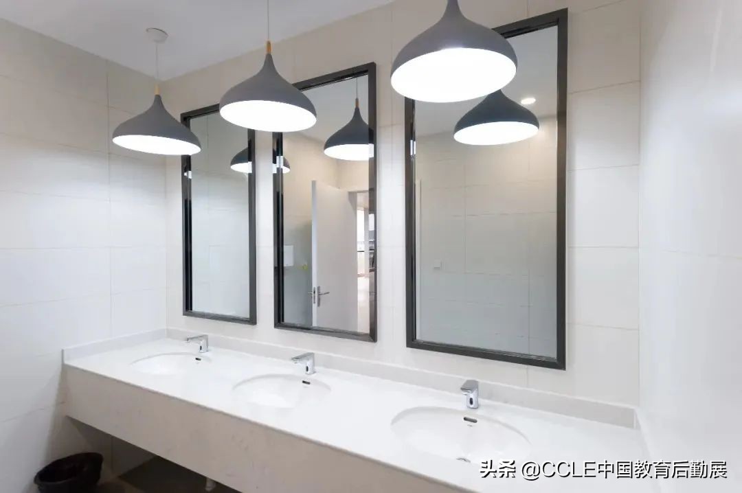 智慧教室长啥样？一起来看这个高科技打造的“网红教室”