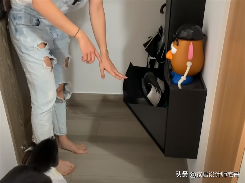 香港90后姑娘买下32㎡“老破小”，“穷转”翻新，网友：真是服了
