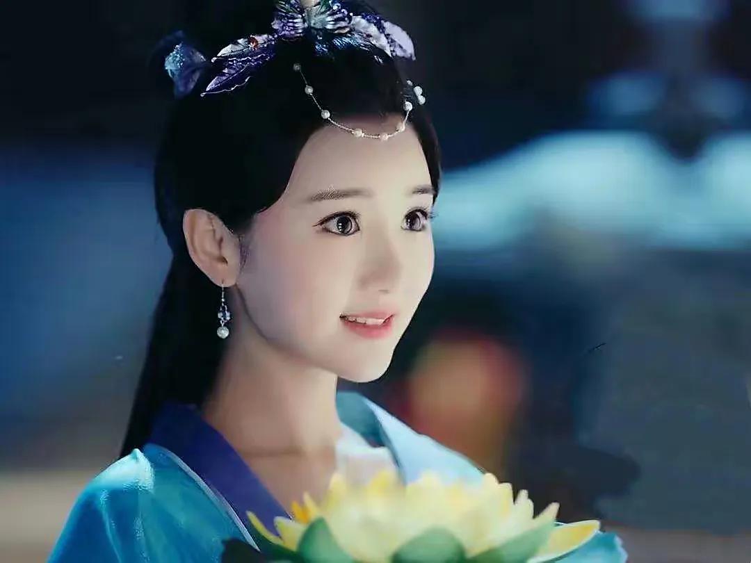 额饰别瞎戴，有人倾国倾城，有人扭捏做作，这6位造型谁最入你眼