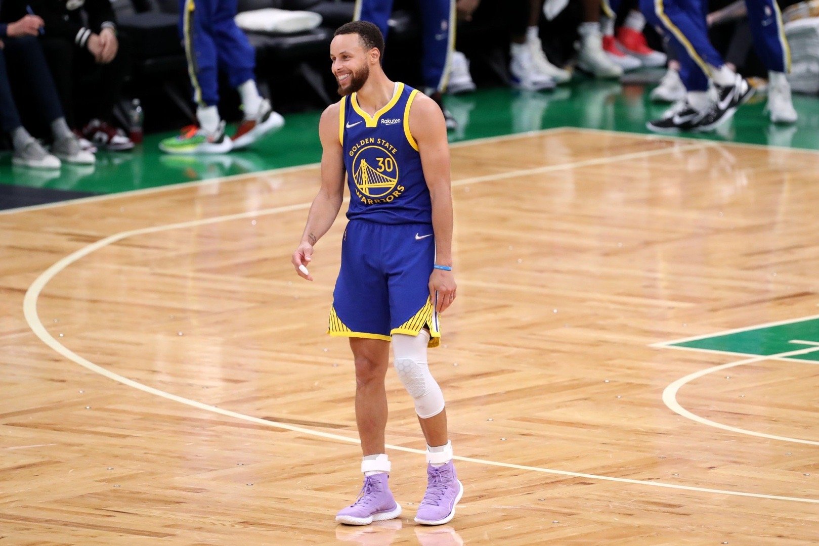 nba新赛季谁最可能成为MVP(4大全票MVP 3大杯，库里年降临！0.1%概率奇迹夺冠，乔科詹都仰望)