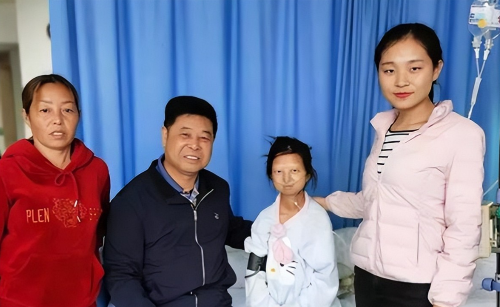 2020年，贵州一名女大学生因患“早老症”不幸离世，生前只有43斤