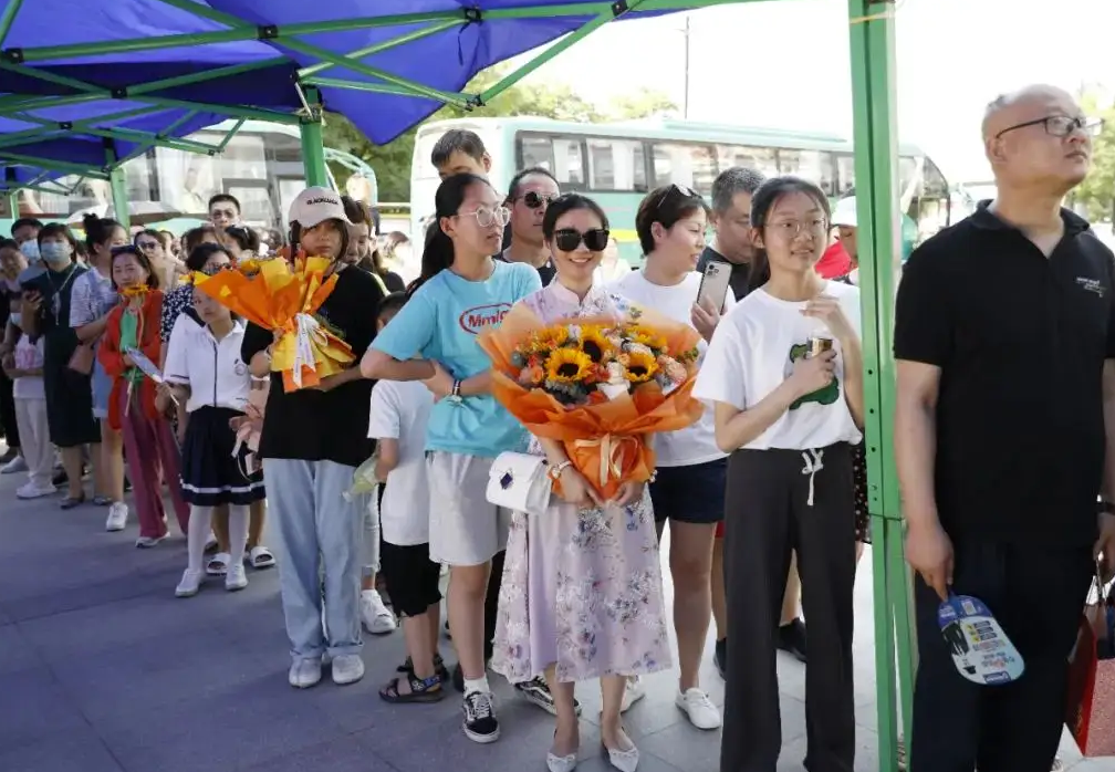 2022年高考难度倍增，考生若想上岸“本科”，总成绩要达到这些